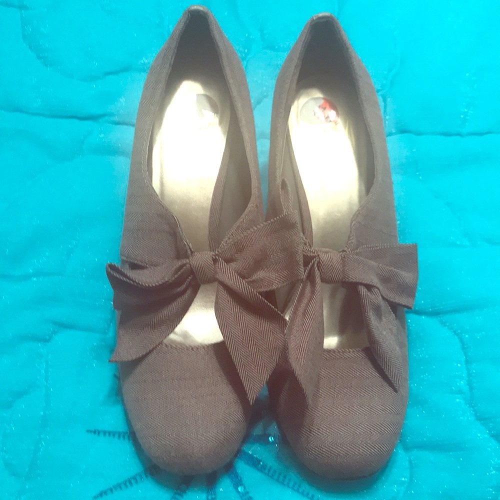 Tie up heels